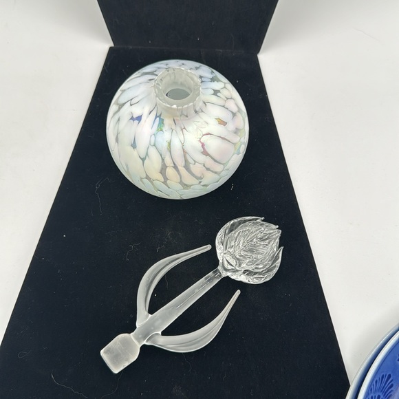 E & R perfume with Floral glass stopper - Picture 3 of 5